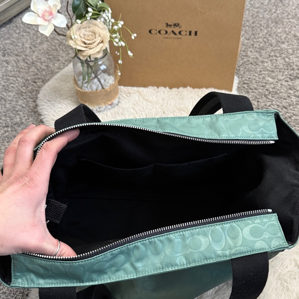 ✨ Coach Washed Green Court Tote In Colorblock Signature Nylon✨ - Picture 16 of 16